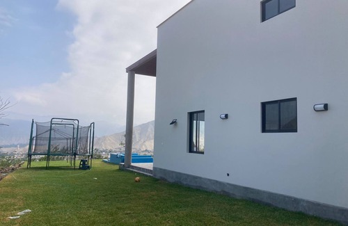 Independencia House | Hermosa y Grande Casa de Campo con Vista Increíble al Valle de Cieneguilla