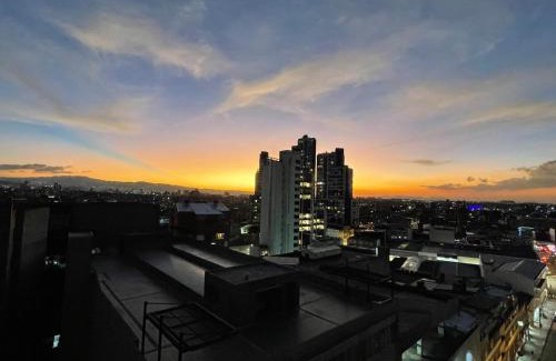 Chapinero Apartment | Hermoso apartamento con vista a la montaña en pleno centro de Chapinero