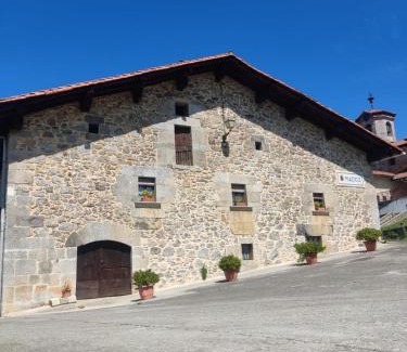 Larraun House | Hermoso Caserío Navarra. (Madoz)