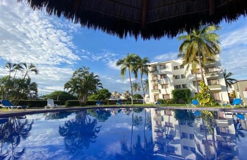 Manzanillo Apartment | hermoso condominio suites las palmas con alberca