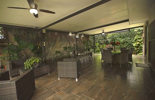 San Antonio de Belen House | Hermoso hospedaje rodeado de naturaleza, muy cerca del aeropuerto.