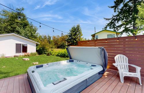 Hansville House | Heron's Hideaway