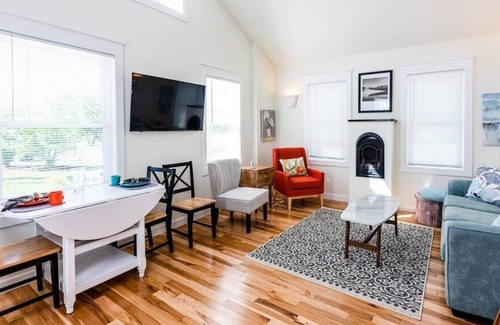 Paw Paw Lake Cottage | Heron's Nest I Paw Paw Lake Cottages I Huron #1