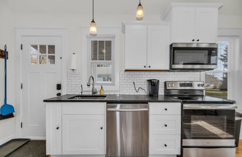 Paw Paw Lake Cottage | Heron's Nest I Paw Paw Lake Cottages I Huron #1