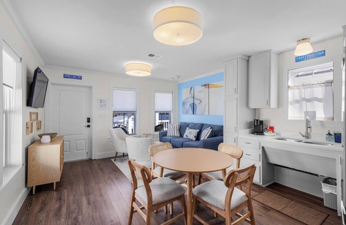 Pass Christian Cottage | Heron's Nest Two Beach Cottage Pass Christian - Walk to Beach and Downtown!