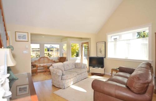 Sidney House | Heron View Cottage
