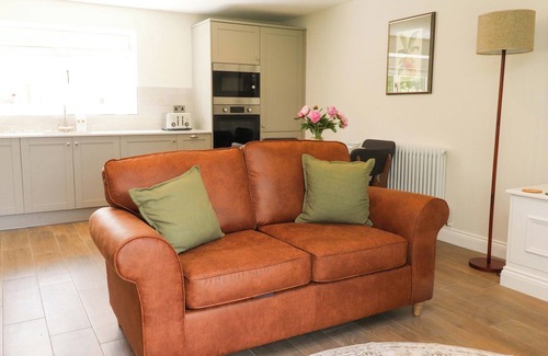 Higher Walton Cottage | HERON VIEW, family friendly, character holiday cottage in Longridge