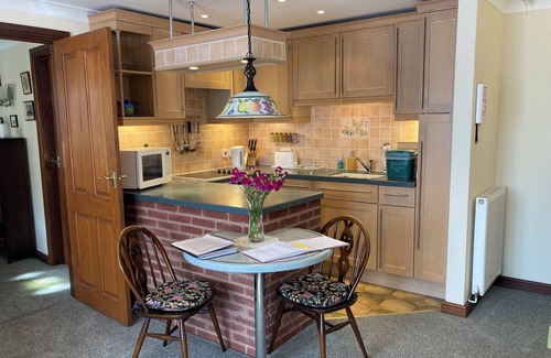 Alcester Apartment | Heron View Riverside Retreat in Peaceful Rural Hamlet near Roman Town, Alcester