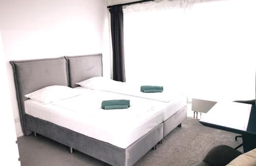 Winterhude Apartment | HH 03 by ROCKCHAIR - SUPERHOST Status - Modernes Apartment mit sonnigem Balkon & premium Boxspringbetten in Winterhude - Hamburg Top Geheimtipp