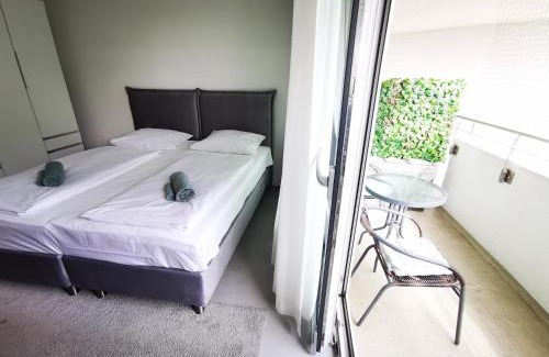 Winterhude Apartment | HH 03 by ROCKCHAIR - SUPERHOST Status - Modernes Apartment mit sonnigem Balkon & premium Boxspringbetten in Winterhude - Hamburg Top Geheimtipp
