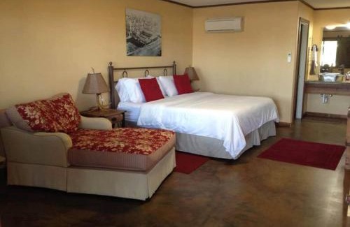 Seymour Hotel | HH Creek Inn