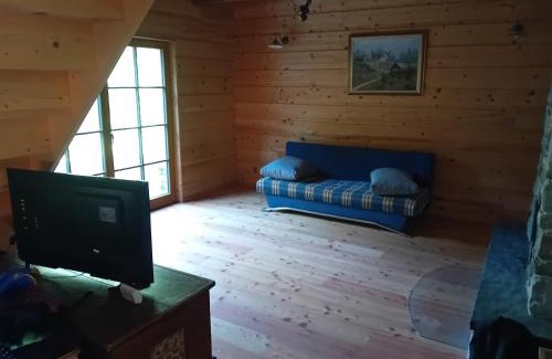 Dobrova-Polhov Gradec House | Hiša Šujica