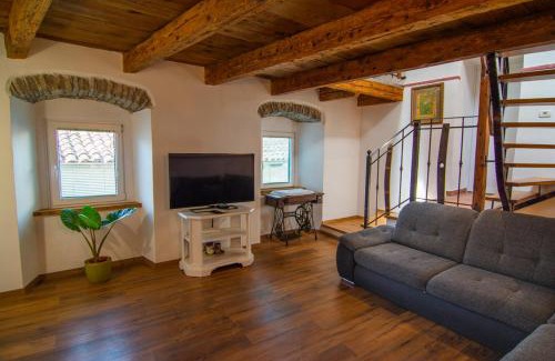 Ajdovscina Apartment | Hiša Margarita