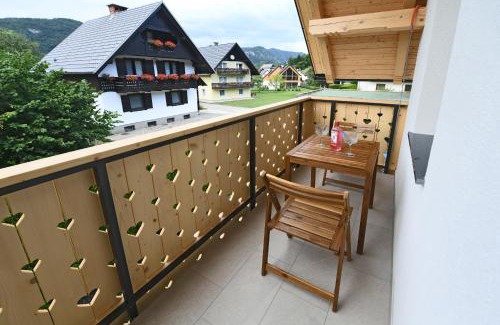 Bohinjska Bistrica Apartment | Hiša PolajnArh