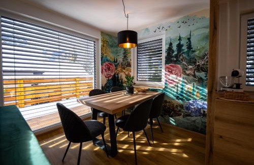 Gozd Martuljek House | Hiša Zima