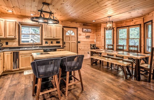 Williamstown Other | Hibernation Station - Hot Tub | Fire Pit | Pool Table & Arcade Games