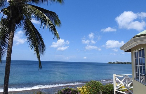 Black Rock Villa | Hibiscus - Holiday Home with the Caribbean Sea on its Doorstep!
