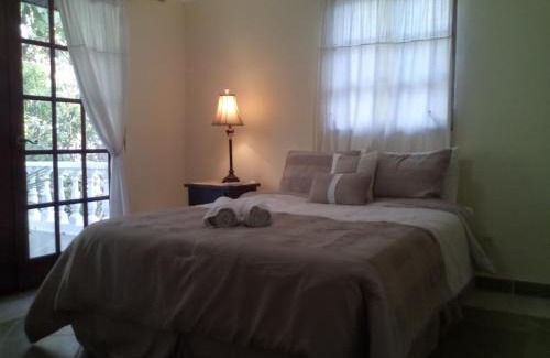 Contadora Island Bed & Breakfast | Hibiscus House Bed and Breakfast