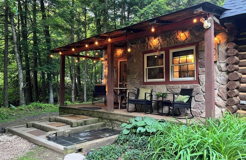 Tylersburg Cabin | Hickory Creek Haven-Creekside Log Cabin-Allegheny National Forest Pet Friendly!