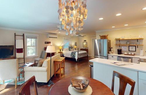 Olde Town Hotel | Hickory Trace Carriage Studio