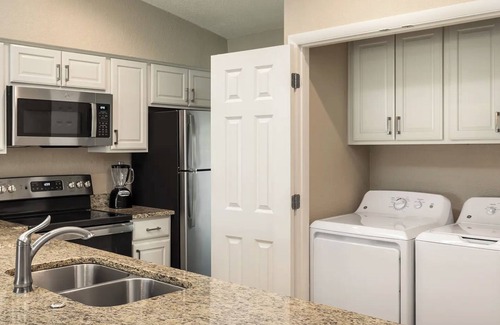 Orange Lake Condo | HICV @ Orange Lake Resort 2BR Suite Sunday Check-In
