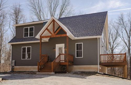 Berrien Springs House | Hidden Arbor House - newly renovated retreat