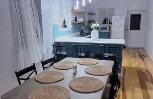 Old Trees Bay House | Hidden exquisite homenCharming 2-bedroom,2 bathroom home in nice Derricks