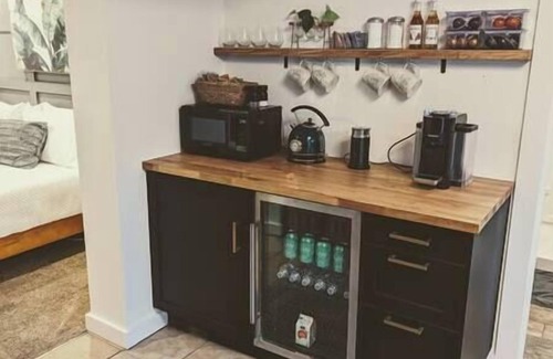 Columbia Heights House | Hidden Garden Suite & Spa