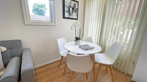 Box Hill Apartment | Hidden Gem 1-Bedder in Box Hill Prime Location