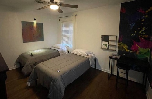Denison House | Hidden Gem 3BR w/ Full Kitchen