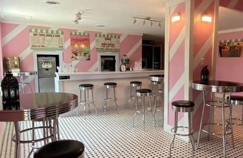 Highlands Reserve House | Hidden Gem at Regal Palms Resort, 25 minutes from all Orlando Theme parks!