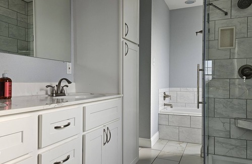 Tower Grove East Bed & Breakfast | Hidden Gem Bed & Breakfast - Your Personal Hotel for 4 Guest