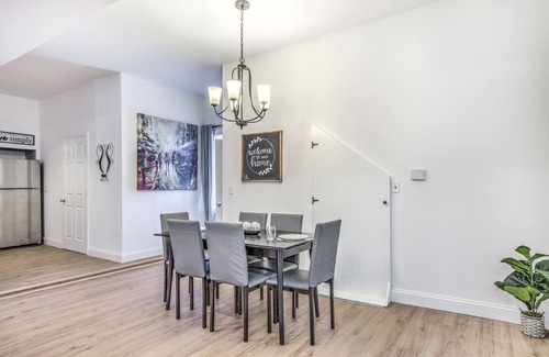 Central West End Apartment | Hidden Gem | JZ Vacation Rentals