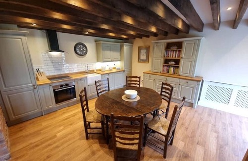 Cheshire West and Chester Cottage | "Hidden gem". Luxury rural retreat, close to Chester city, and many attractions.
