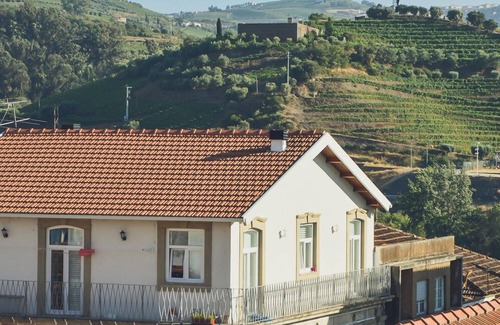 Peso da Regua House | Hidden Gem w/Rooftop - City Center & Douro View
