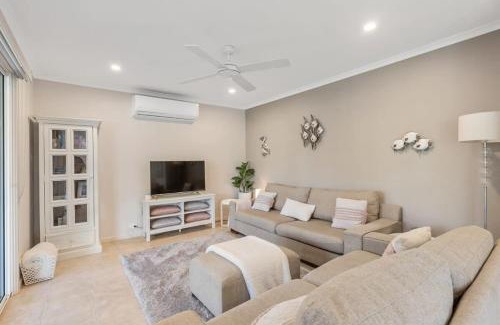 Middleton House | Hidden Little Gem - Township - Luxury - Linen Included