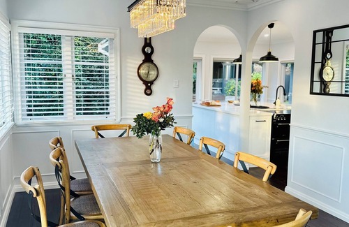 St. Heliers House | Hidden Oasis in Vibrant Beach Suburb. Newly Renovated!