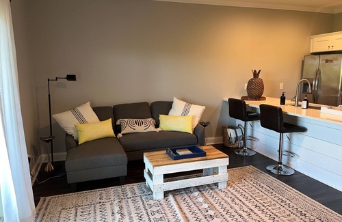 Country Club Estates Condo | Hidden Paradise