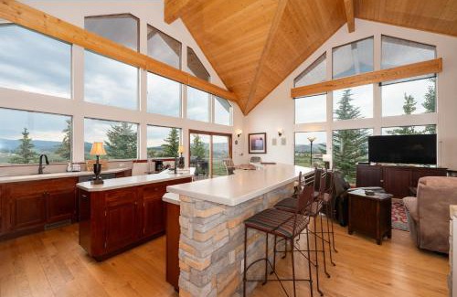 Tabernash House | Hidden River Ranch private hot tub, rustic private location