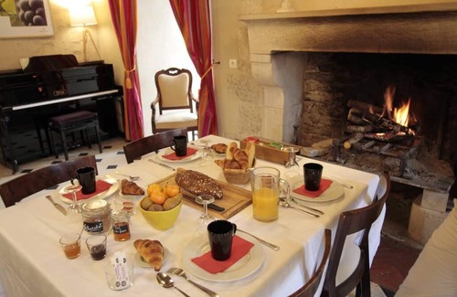 Noyers-sur-Serein House | Hidden Tower - Historic Heart Noyers