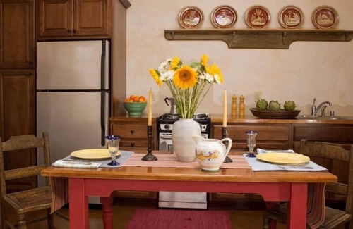 Historic Eastside Cottage | Hidden Treasure - Steps from Canyon Road