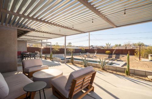 Joshua Tree House | Hidden Valley Cottage - Modern Home in JT Hot Tub