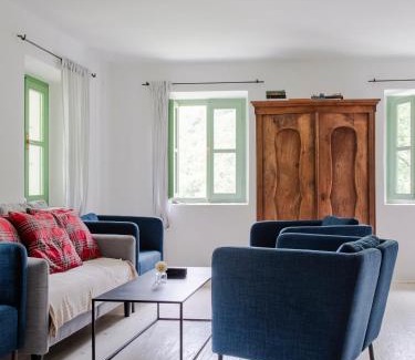 Kambresko House | Hidden Valley House - a rustic retreat