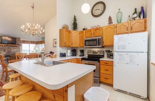 Hidden Valley Condo | Hidden Valley Summit, Slope side with a view