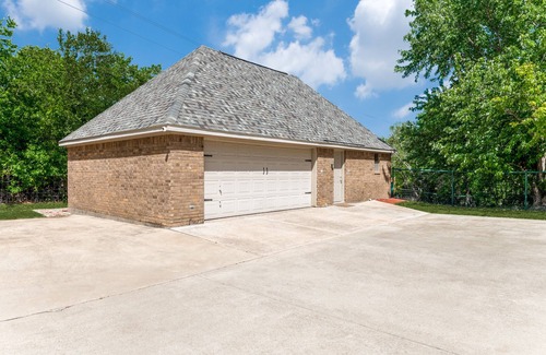Azle House | Hide Away Guest House
