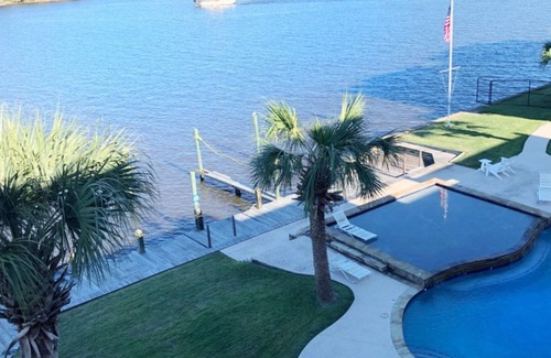 Port Arthur Condo | HIDE TIDE Amazing Water View With Pool
