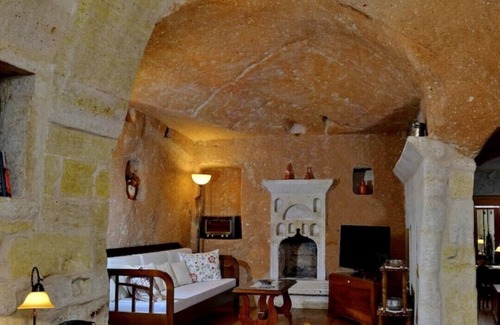 Urgup House | Hideaway Cave House with Garden