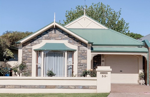 Mount Gambier Cottage | Hideaway Cottage.Walk Everywhere.500m To Main St