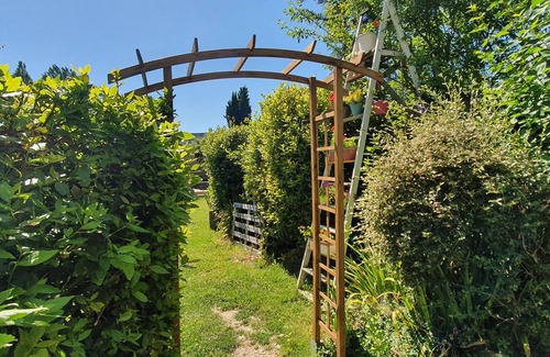 Epargnes Cottage | Hideaway gite for 2 with private garden and sundeck, close to Atlantic beaches.