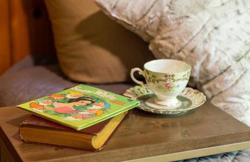 Brevard House | Hideaway on Hilton with Larry the Llama and Donkey